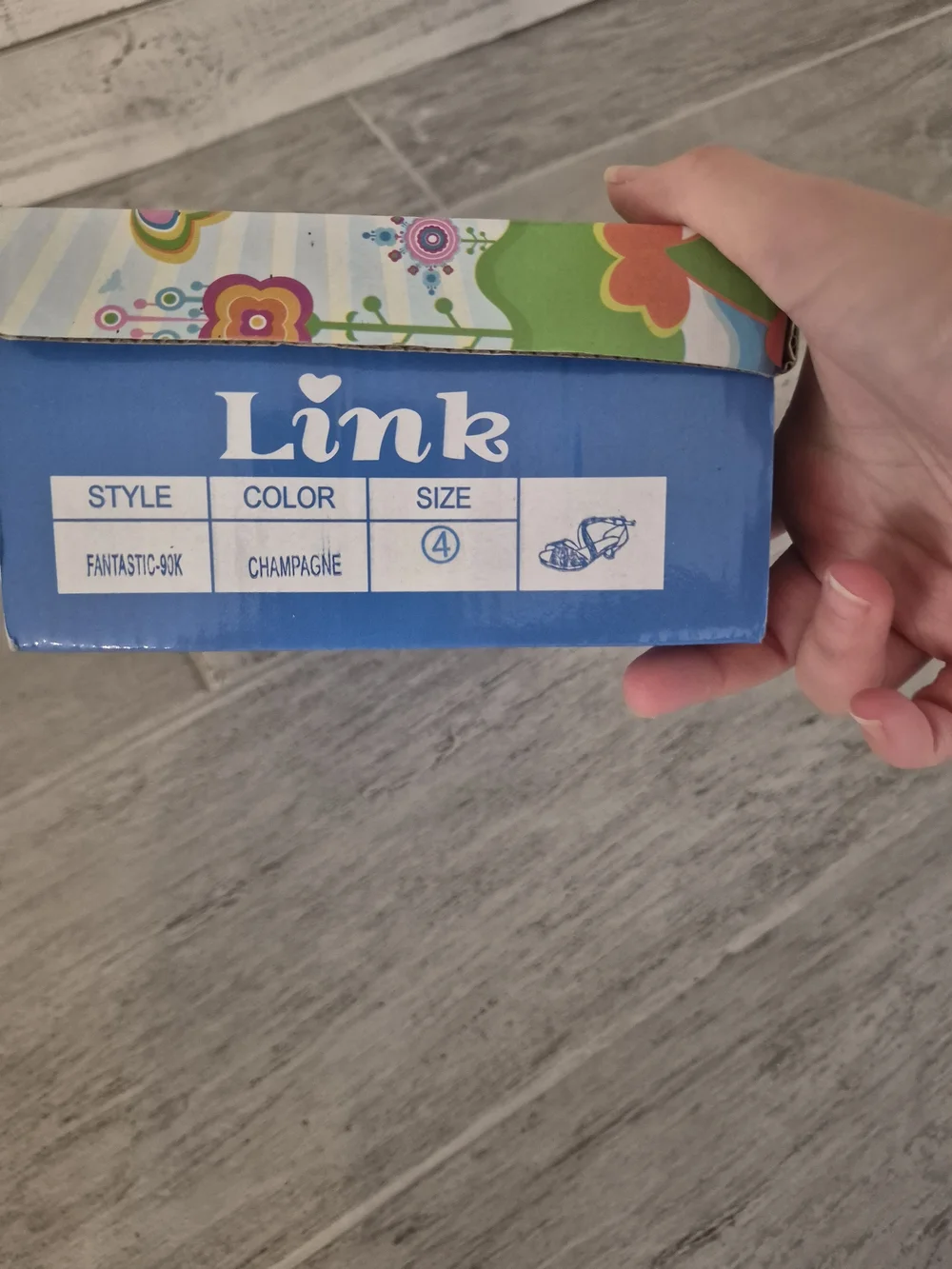 Link elegant girl